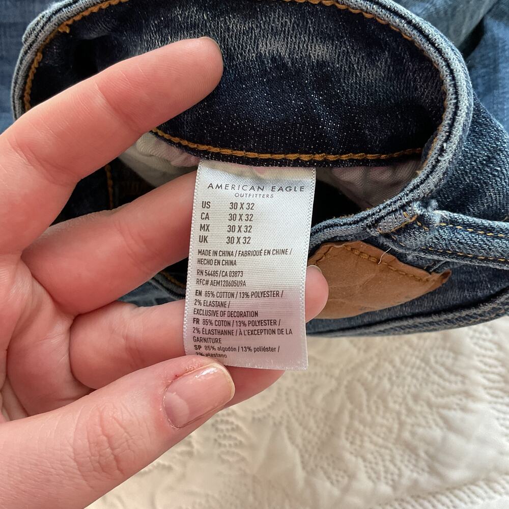 American Eagle Next Level Original Straight Fit Dark Wash Mid Rise Size 30 x 32 - Picture 12 of 13